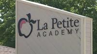 la petite logo